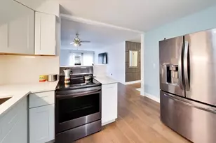 6359 N Ridge Ave, Chicago, IL 60660 - Photo 2