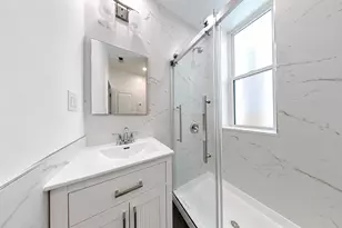 10 W Chestnut St, Chicago, IL 60610 - Photo 16