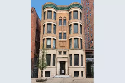 10 W Chestnut Street #4, Chicago, IL 60610 - Photo 1