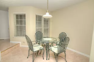 1050 Ridgefield Cir, Carol Stream, IL 60188 - Photo 10