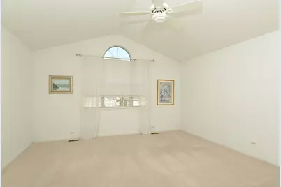 1050 Ridgefield Circle, Carol Stream, IL 60188 - Photo 14
