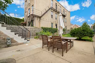 941 W 32nd St, Chicago, IL 60608 - Photo 16