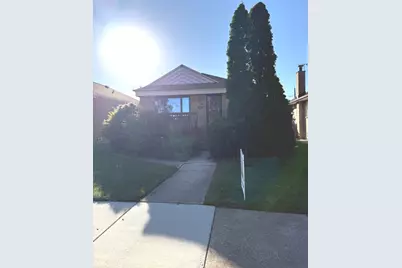 10842 S Avenue B, Chicago, IL 60617 - Photo 2