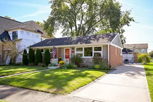 444 N Ridgeland Ave, Elmhurst, IL 60126 - Photo 2