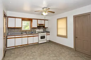 737 E Grant Hwy, Marengo, IL 60152 - Photo 6