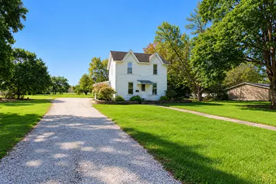 737 E Grant Highway, Marengo, IL 60152 - Photo 1
