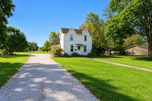 737 E Grant Hwy, Marengo, IL 60152 - Photo 1