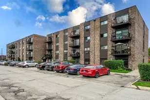 8901 N Western Ave, Des Plaines, IL 60016 - Photo 2
