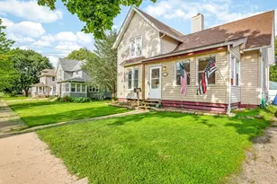 810 Union Ave, Belvidere, IL 61008 - Photo 2