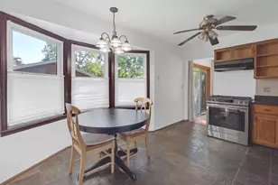 4 Tamarack Ave, Naperville, IL 60540 - Photo 14
