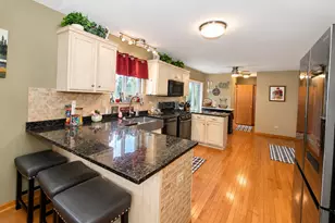 2607 Bayberry Ct, Joliet, IL 60435 - Photo 10