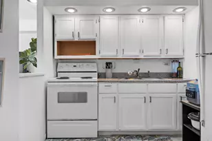 7337 S South Shore Dr, Chicago, IL 60649 - Photo 2
