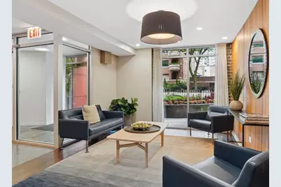 707 W Sheridan Road #403, Chicago, IL 60613 - Photo 2