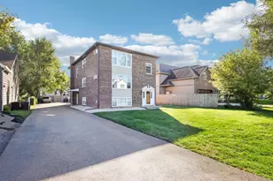 20779 Elizabeth Ave N, Lincolnshire, IL 60069 - Photo 2