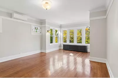 2653 W Winnemac Avenue, Chicago, IL 60625 - Photo 2