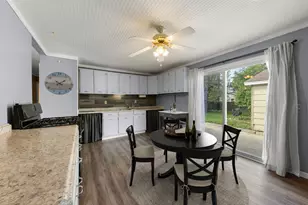 334 Fairfax Ave, Romeoville, IL 60446 - Photo 8