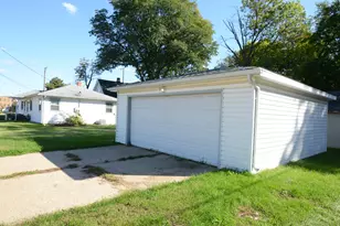 1519 21st Ave, Rockford, IL 61104 - Photo 4