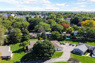 602 Devonshire Ct, McHenry, IL 60050 - Photo 32