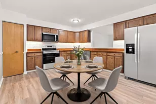 1025 S Fernandez Ave, Arlington Heights, IL 60005 - Photo 6