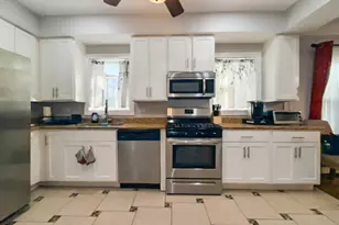 215 Maple Ln, Thornton, IL 60476 - Photo 10