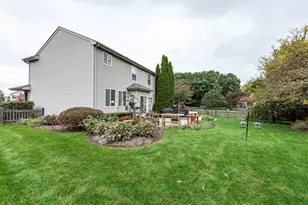 821 Woodhill Ct, Lake Villa, IL 60046 - Photo 2