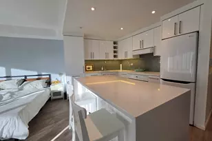 300 N State St, Chicago, IL 60654 - Photo 4