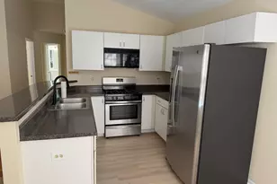 7107 S Stratton Ln, Gurnee, IL 60031 - Photo 6