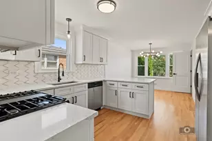 7925 Natchez Ave, Burbank, IL 60459 - Photo 4