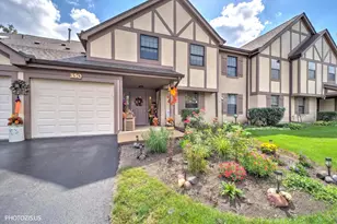348 Essex Ct, Wood Dale, IL 60191 - Photo 1