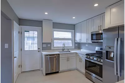 1046 Midway Road, Northbrook, IL 60062 - Photo 4