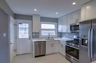 1046 Midway Rd, Northbrook, IL 60062 - Photo 4