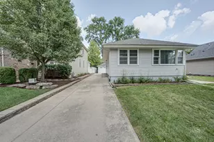 1132 N Main St, Naperville, IL 60563 - Photo 2