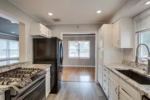 1132 N Main St, Naperville, IL 60563 - Photo 10