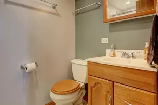 276 E Wrightwood Ave, Glendale Heights, IL 60139 - Photo 18