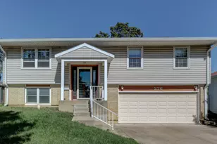 276 E Wrightwood Ave, Glendale Heights, IL 60139 - Photo 1
