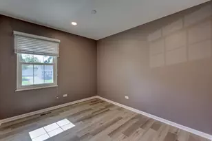 276 E Wrightwood Ave, Glendale Heights, IL 60139 - Photo 16