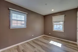 276 E Wrightwood Ave, Glendale Heights, IL 60139 - Photo 14