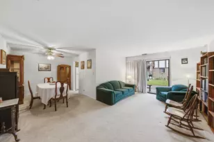 1074 Cornell Ave, Wheeling, IL 60090 - Photo 4