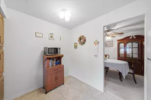 1074 Cornell Ave, Wheeling, IL 60090 - Photo 8
