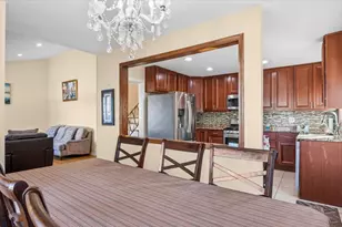 7031 W Crain St, Niles, IL 60714 - Photo 6