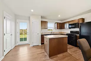 718 E Garfield St, Waterman, IL 60556 - Photo 8