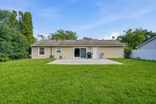 206 Judy Ln, Streamwood, IL 60107 - Photo 6