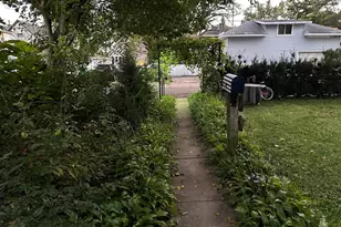 607 Richmond St, Joliet, IL 60435 - Photo 2