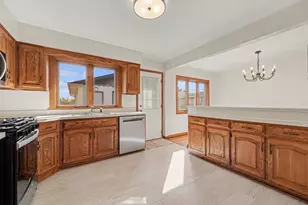 117 N Mayfair Pl, Chicago Heights, IL 60411 - Photo 10