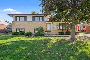 117 N Mayfair Pl, Chicago Heights, IL 60411 - Photo 1