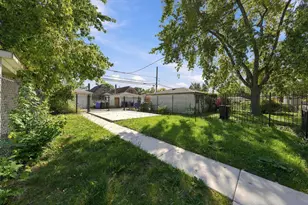 10453 S Indiana Ave, Chicago, IL 60628 - Photo 46