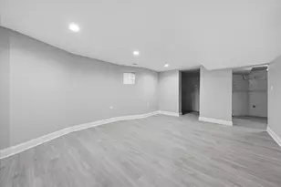 10453 S Indiana Ave, Chicago, IL 60628 - Photo 32