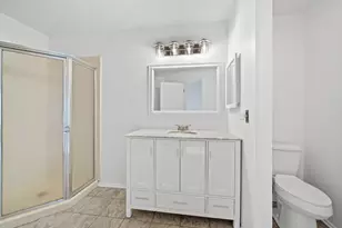1239 S Wellington Ct, Buffalo Grove, IL 60089 - Photo 12