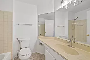 1239 S Wellington Ct, Buffalo Grove, IL 60089 - Photo 14