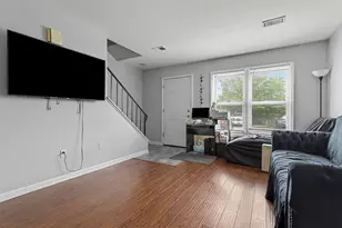 1686 Shamrock Ct, Aurora, IL 60505 - Photo 4